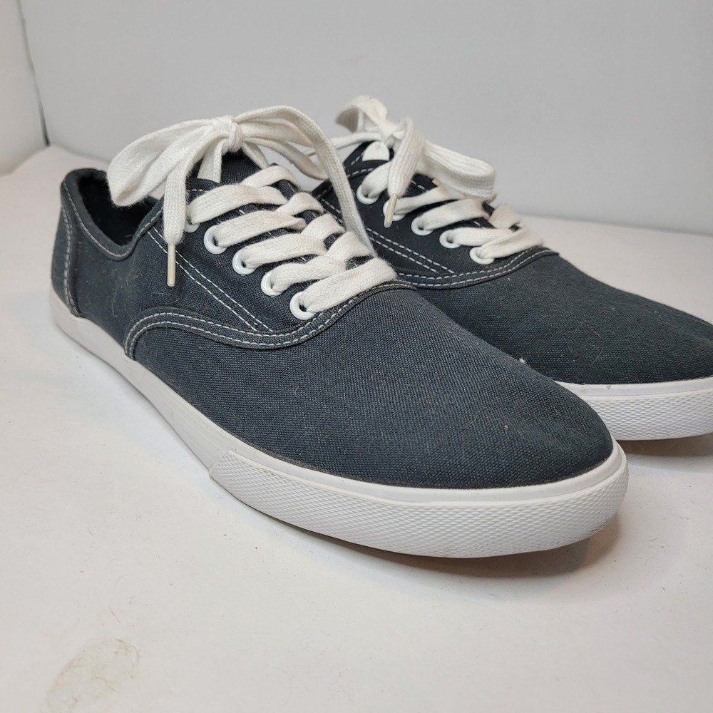 Target Canvas Low Top Sneakers Womens 10 Gray Excellent Lace Up Round Toe